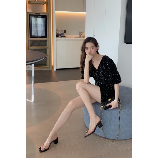 Guốc quai trong xỏ ngón nhẫn đá