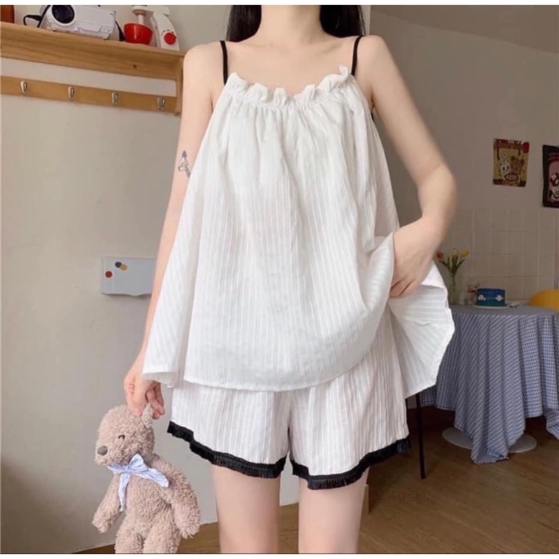 Bộ mặc nhà hai dây trắng quai đen quần viền ren đen tiểu thư xinh xắn