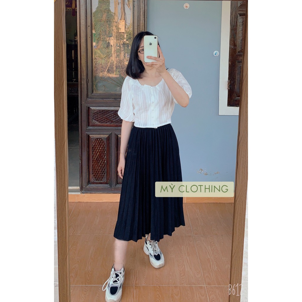 Áo voan cổ vuông có nút tay lỡ