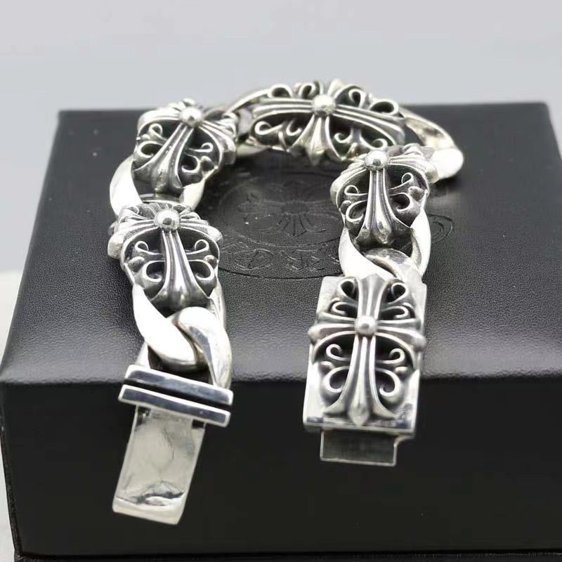 VÒNG TAY CHROME HEART THÉP TITAN CH-61 -Vòng hoạ tiết Chrome heart lớn CH-61 / Chrome heart bracelet