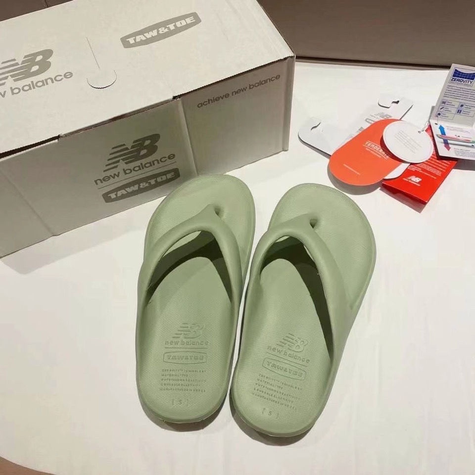 Giao Hàng Nhanh Chóng! Dép sandal Đế Bằng Thiết Kế Mới Thời Trang Dành Cho Nữ