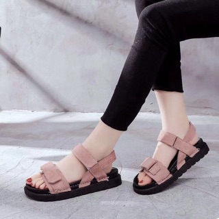 Sandal nữ quai da lộn hồng- đen