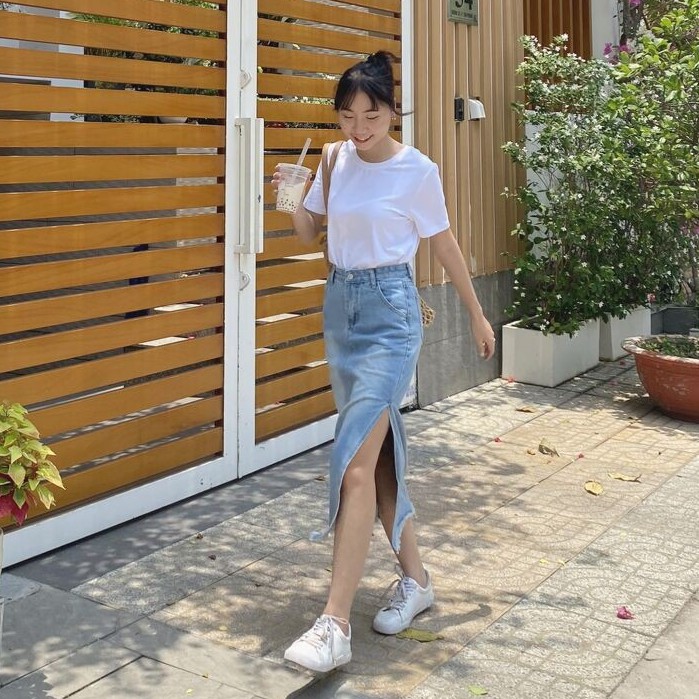 [Mã FADIRECT20 giảm 20K đơn 150K] Chân váy jeans MIEU midi xẻ tà - HMR16 (Nhạt) | BigBuy360 - bigbuy360.vn