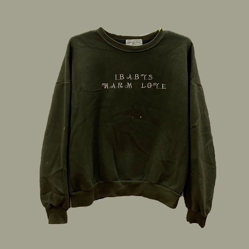 Áo Sweater màu xanh rêu