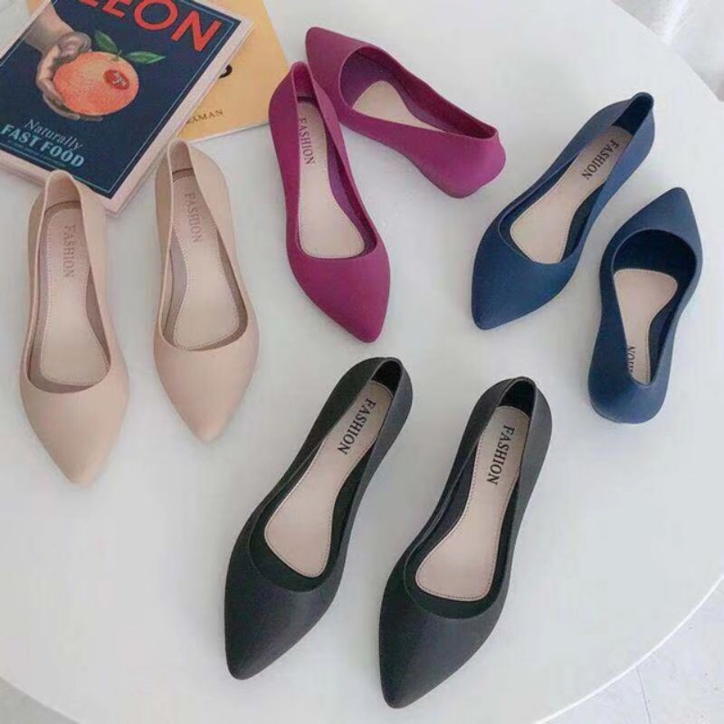 Giầy nhựa nữ đi mưa/ giầy nữ đẹp / giầy nữ giá rẻ/ giầy đi mưa/ dép nữ đẹp/ giầy công sở/giầy nhựa nữ /giầy nữ trẻ trung | BigBuy360 - bigbuy360.vn