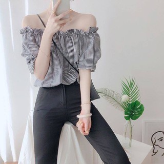 set 2hand live stream: Áo trễ vai caro, quần jean skinny đen