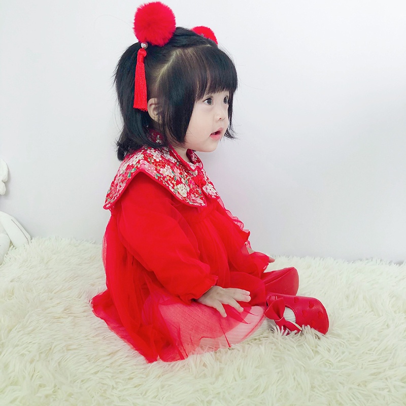 Đầm màu đỏ thích hợp làm quà tặng Giáng Sinh cho bé gái AKKU kèm phụ kiện tóc