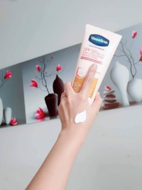 Sữa Dưỡng Thể Trắng Da Chống Nắng Vaseline 50X Healthy White SPF50+ PA++++