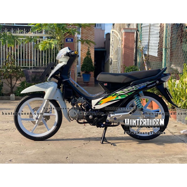 WAVE nhỏ độ đen trắng đơn giản. Tem rời chất liệu cao cấp, bền, không bay màu