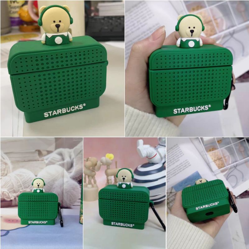 (Order 10 ngày) Case bảo vệ Airpods Pro/1/2/Freebuds Pro gấu starbucks xanh lá ngồi xe đẩy/ loa stereo/ đeo headphone