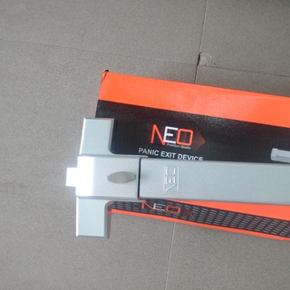 Thanh thoát hiểm NEO 500P - 1 điểm
