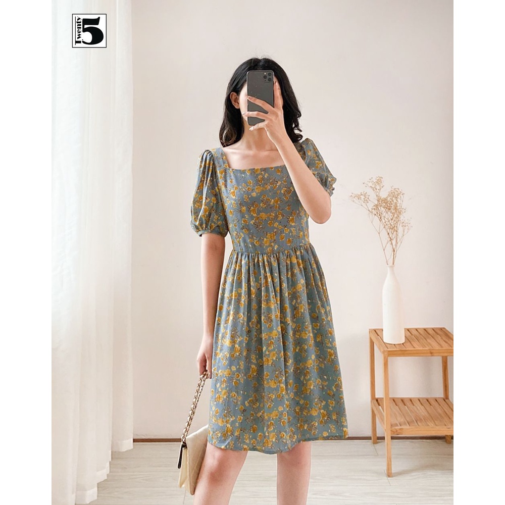 Đầm nữ babydoll hoa nhí cổ vuông tay bồng dây thắt eo sau Twentyfive N2143