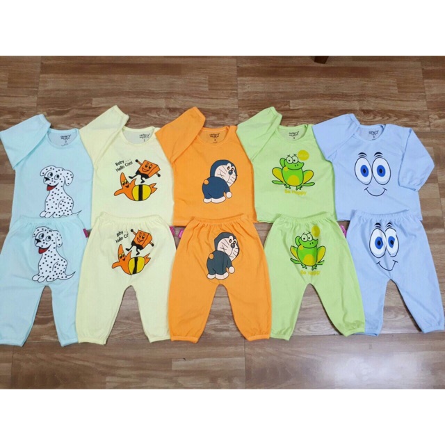 Set 5 bộ đồ carters cho bé