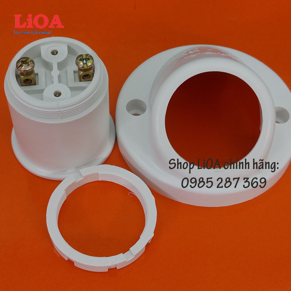 Đui thẳng xoáy E27 Thương Hiệu LIOA lắp với bóng đèn LED và compact