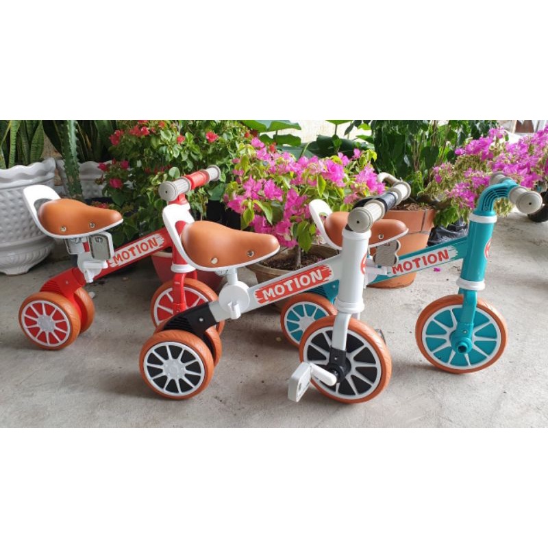 Xe chòi chân cho bé xe motion chòi chân 4 bánh cân bằng