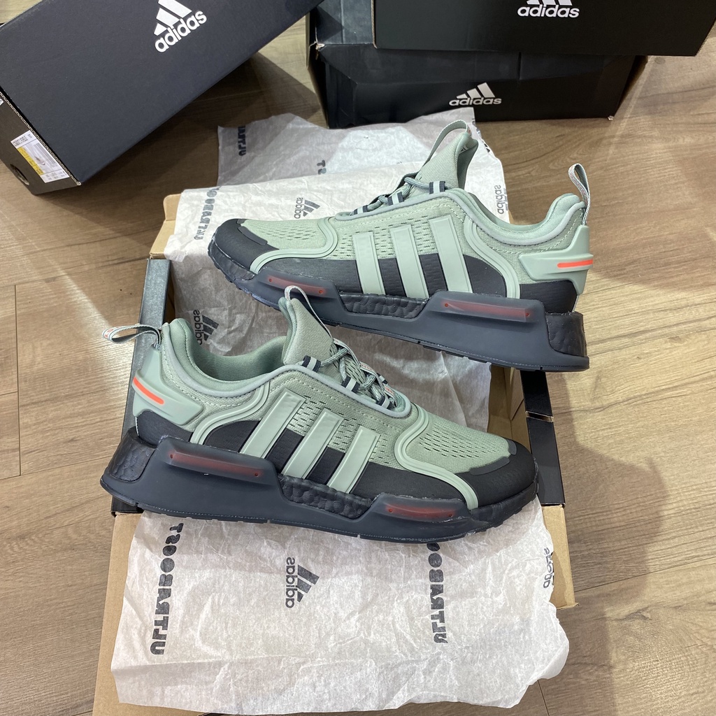 [CHÍNH HÃNG] Giày thể thao Sneaker Adidas NMD R1 V3 màu Xanh Matcha đế Đen - Code: HQ4444