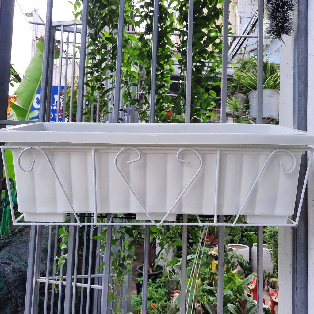 Khung sắt treo chậu hoa ban công kích thước 60*22*16cm