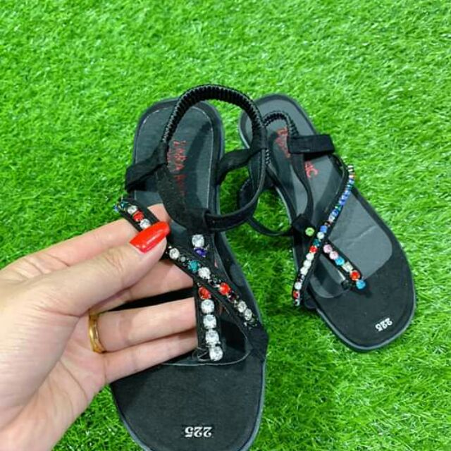 Sandal đá màu