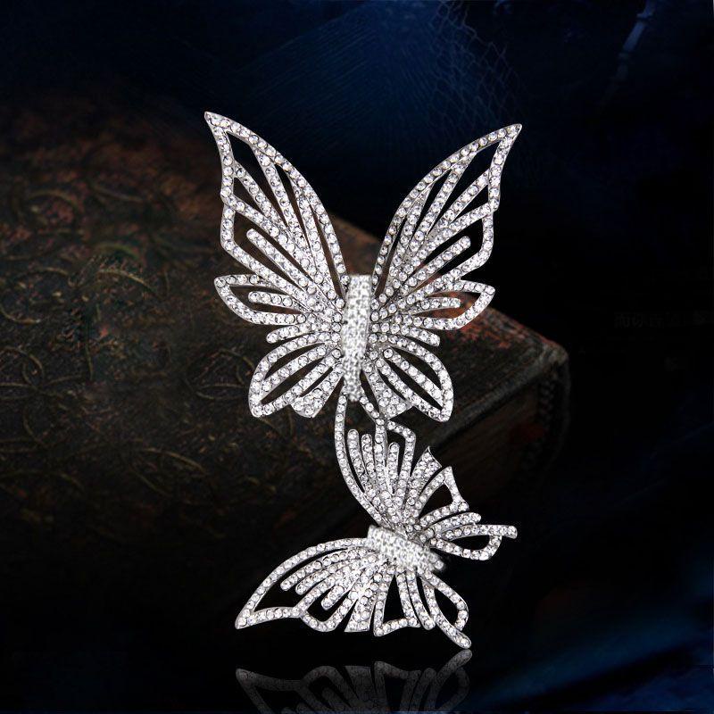 Trâm Cài Áo Đính Đá Màu Ngà Sang Trọng