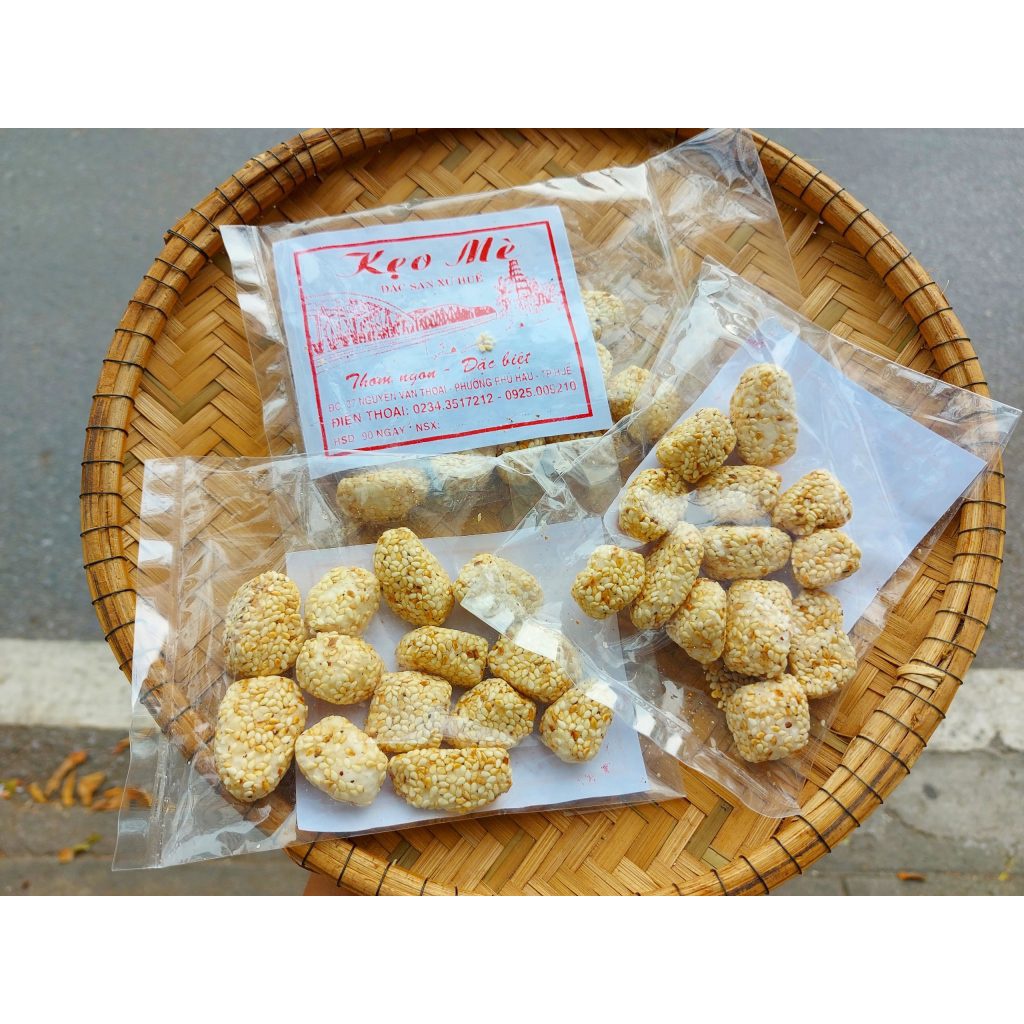 1 gói  kẹo mè vừng Huế giòn tan, thanh ngọt