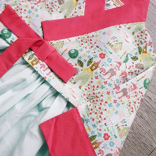 Hanbok gấu hồng