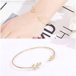 Lắc Tay 5 Lá Đôi Xinh Xắn