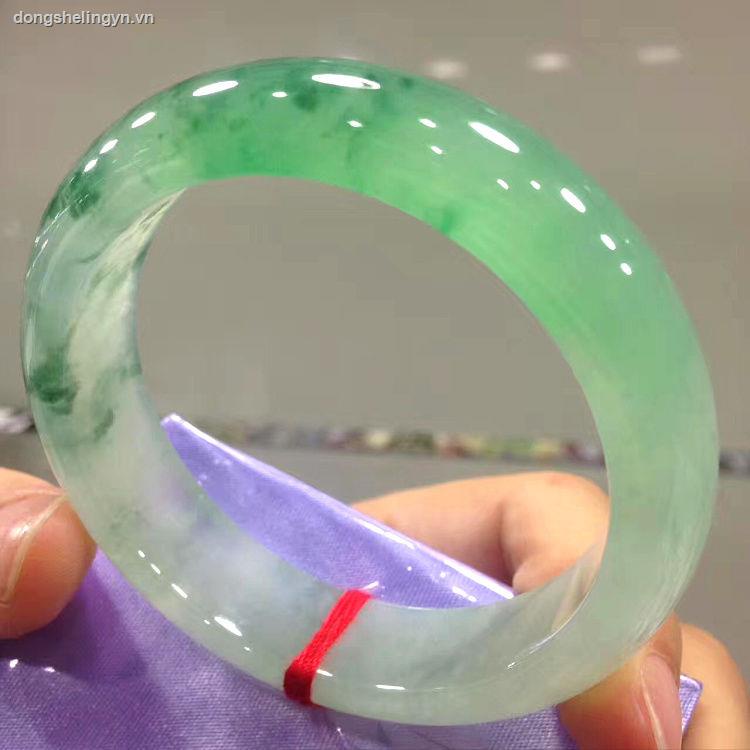 Vòng Tay Ngọc Bích Màu Sắc Tự Nhiên Xinh Xắn