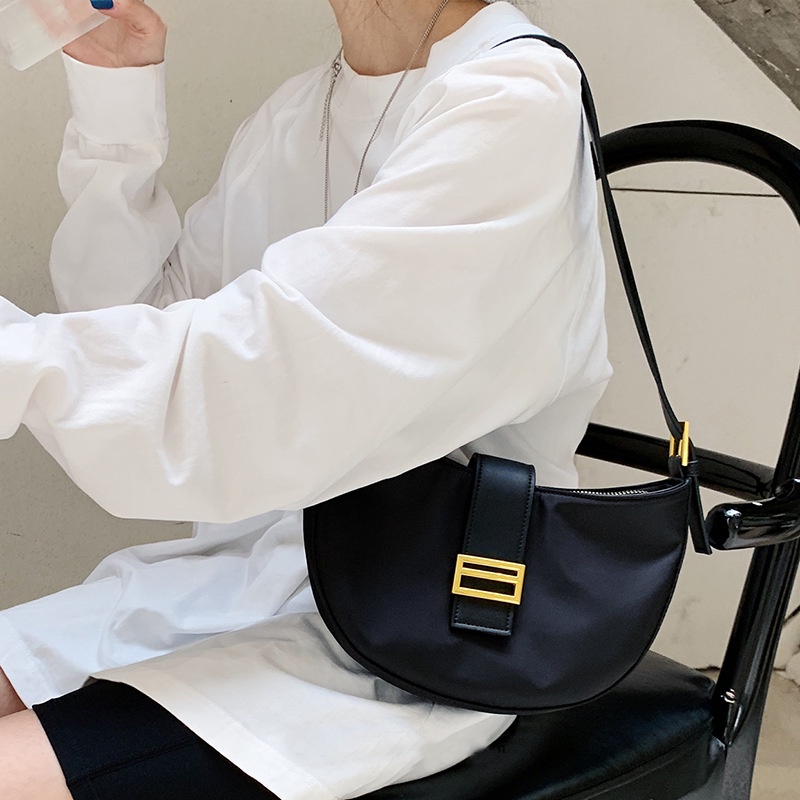 Túi đeo vai IELGY vải nylon phối khóa gài kiểu dáng giản đơn thời trang