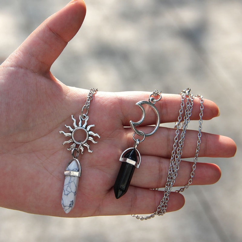 Vòng cổ Hình Mặt Trăng/Mặt Trời Đính Pha Lê Độc Đáo Thời Trang Cho Cặp Đôi