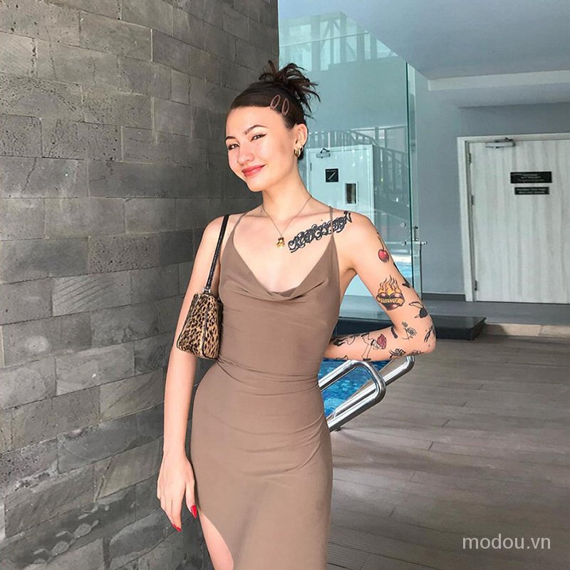 Đầm Hai Dây Cổ Chữ V Thiết Kế Độc Đáo Quyến Rũ Cho Nữ