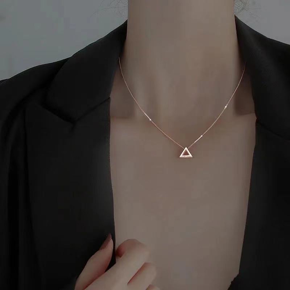Vòng cổ Mặt Tam Giác Đơn Giản Thời Trang