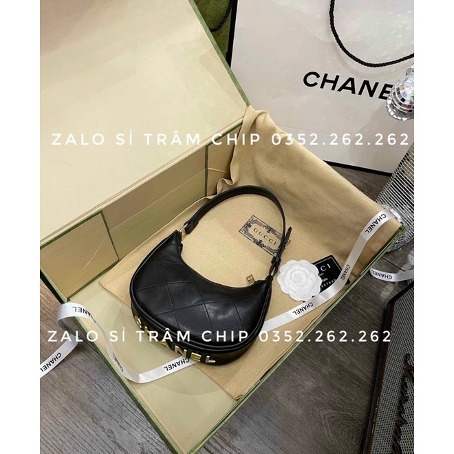 Túi Kẹp Nách Túi Đeo Vai Màu Đen Logo Đáy Chữ Vàng Nổi