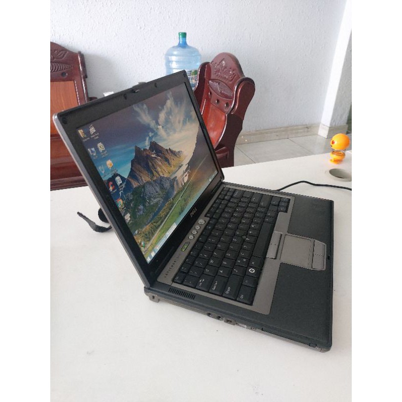 Laptop Dell Ram 4Gb Ổ cứng 320Gb đầy đủ phụ kiện đi kèm (Đã qua sử dụng)