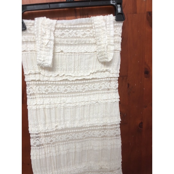 Đầm body ren trắng