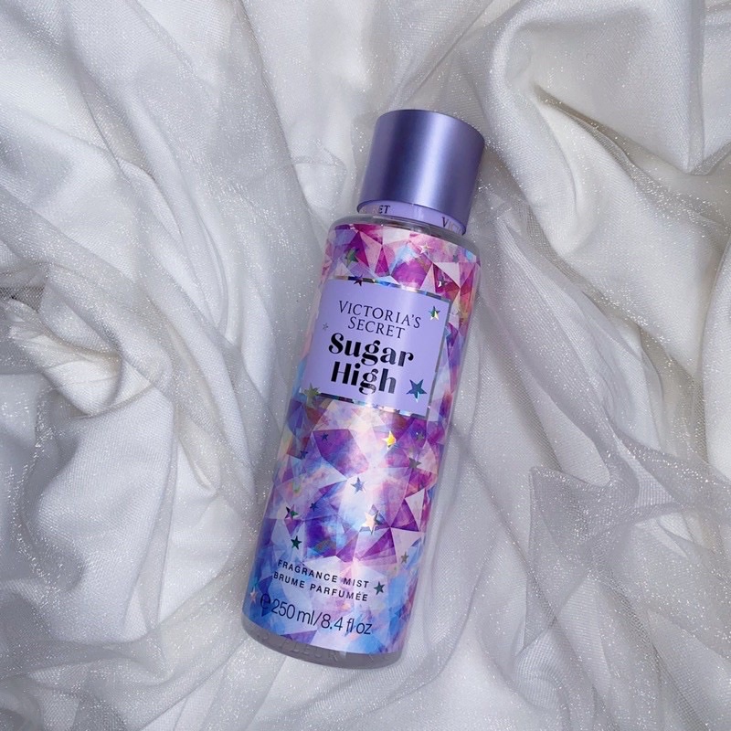 Xịt body Victoria Secret thơm mất nấc lunnnn. ➡ THỂ TÍCH : 250ML