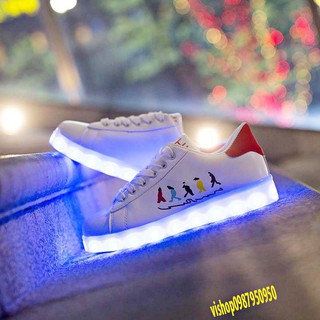 [RẺ VÔ ĐỊCH]-Giày Phát Sáng Màu Trắng Họa Tiết Vẽ Cực Đẹp- Giày Phát Sáng Đèn Led 7 Màu 8 chế độ độc đáo (Nam-Nữ)