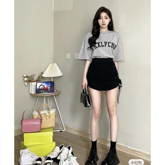 Set Áo Thun Xám kèm Chân Váy Đen Rút Hông