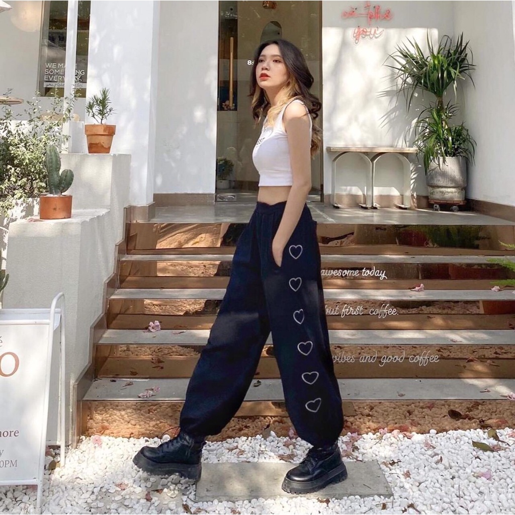 Quần jogger tim Closet có 2 màu Đen Trắng, chun ống from rộng Choose Us
