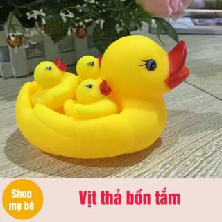 Vịt chíp tha bồn tắm