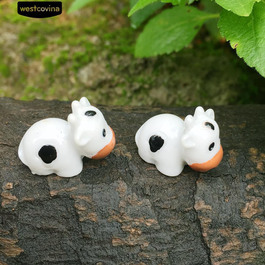 Set 2 Mô Hình Bò Sữa Mini Bằng Nhựa Dùng Để Trang Trí Tiểu Cảnh