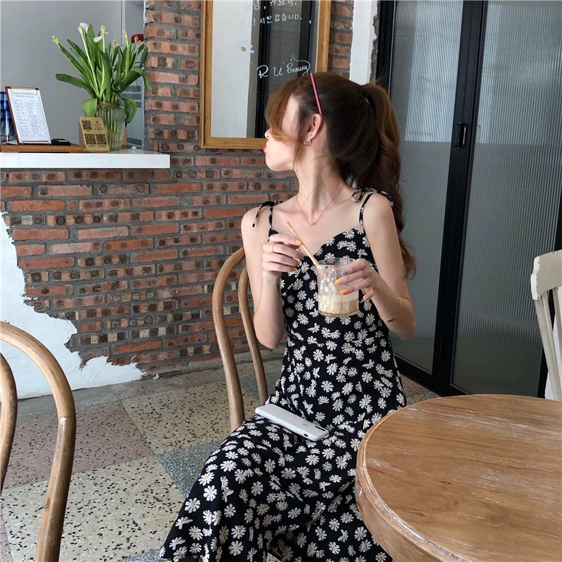 SUXI Đầm Midi Hoạ Tiết Hoa Cúc Thiết Kế Xẻ Quyến Rũ