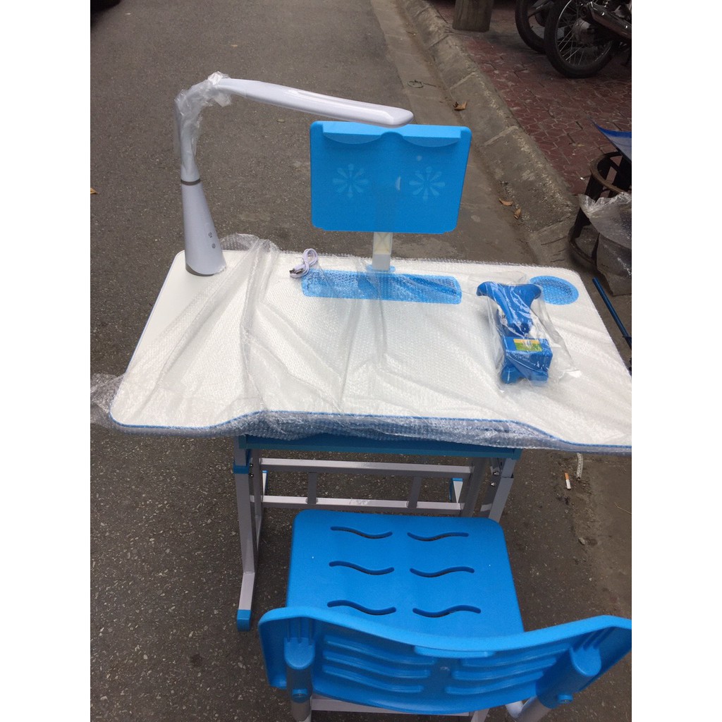 Bộ bàn ghế học sinh chống gù, chống cận thị cho bé | BigBuy360 - bigbuy360.vn