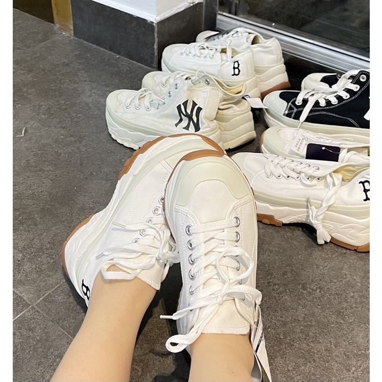 HÌNH THẬT SHOP CHỤP. THANH LÝ MỜ LỜ BÊ TRẮNG có vết mực bút bi, tràn keo.