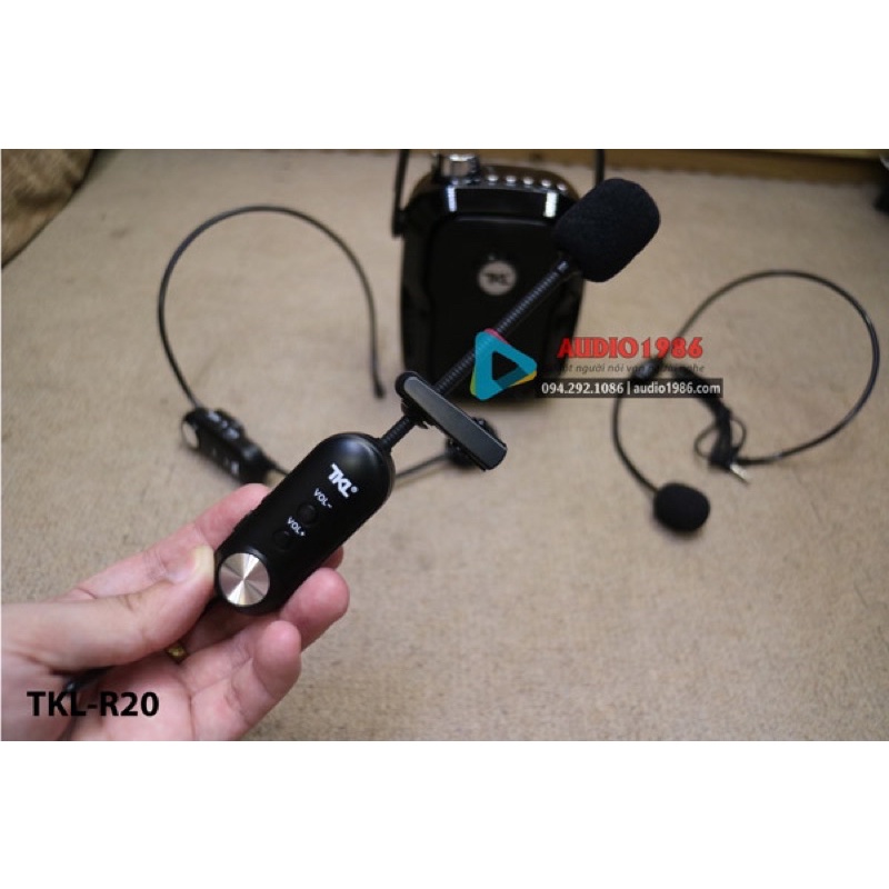 Máy trợ giảng TKL R20 UHF 1 micro cài ve áo 1 mic đeo tai nói song song