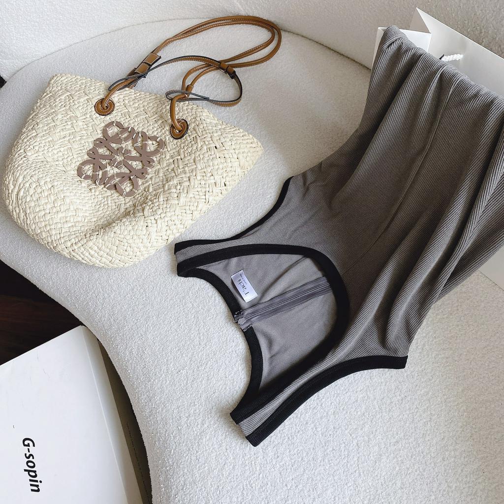 JUMPSUIT GÂN XÁM VIỀN ĐEN SHORT