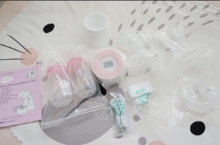 Máy hút sữa điện đôi Unimom