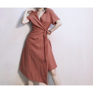 Đầm midi xô linen đắp vạt cột dây cam đất