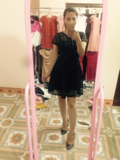 Váy ren thiết kế