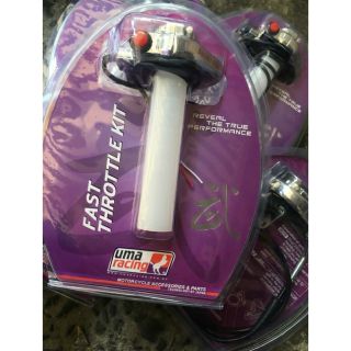Cùm Tăng tốc UMA RACING gắn được mọi loại xe giúp rút ngắn hành trình vặn ga