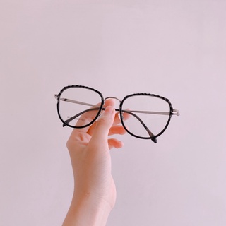 Kính cận gọng kim loại